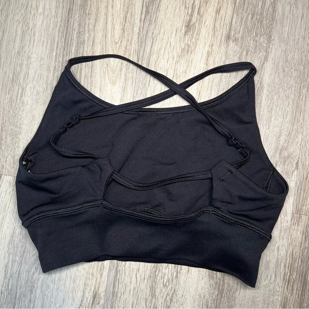 Black Gymshark Women's Sports Bra Size Medium_2